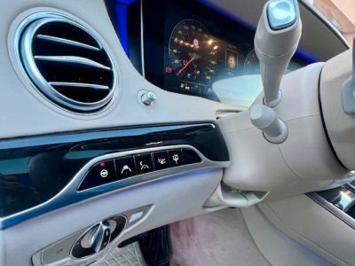 Maybach S560 Limousine 4Matic-PANO/BURMESTER/MASSAGE/DVD/Voll