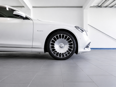 Maybach S560 Limousine 4Matic-PANO/BURMESTER/MASSAGE/DVD/Voll