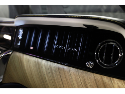 Rolls-Royce Cullinan 6.75 V12 - Midnight Sapphire