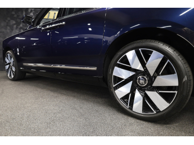 Rolls-Royce Cullinan 6.75 V12 - Midnight Sapphire