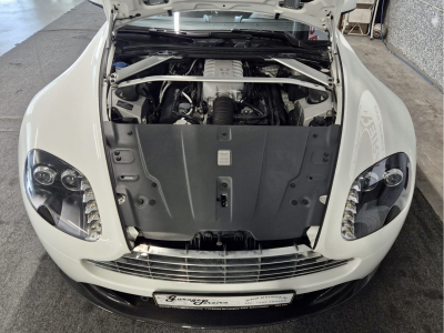 Aston Martin V8 Vantage EUROPA CARBON CUIR NAVI