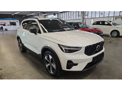 Volvo XC40 B3 Plus Dark DCT