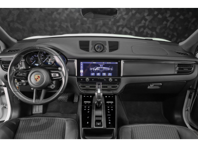 Porsche Macan III T
