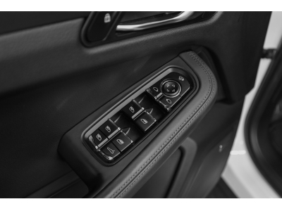 Porsche Macan III T