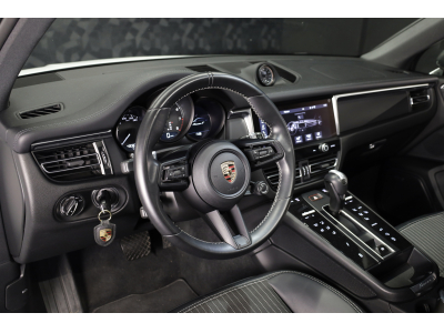 Porsche Macan III T