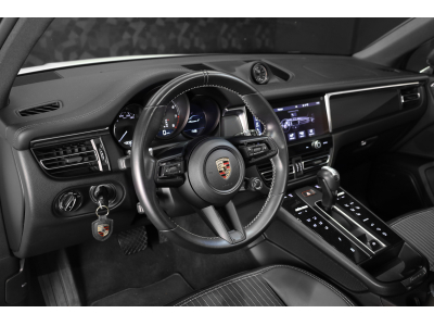Porsche Macan III T