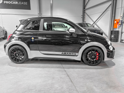 Abarth 695 695 70° ANNIVERSARIO /CARBON/ KONI/ BREMBO/ RECORD MONZAAPPLE CAR PLAY