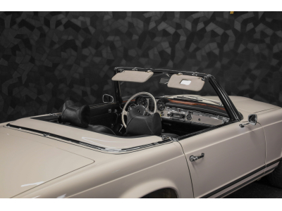 Mercedes-Benz SL 250 PAGODE - 1967 / Boîte manuelle 5 vitesses