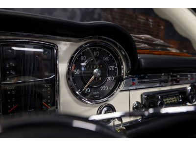 Mercedes-Benz SL 250 PAGODE - 1967 / Boîte manuelle 5 vitesses