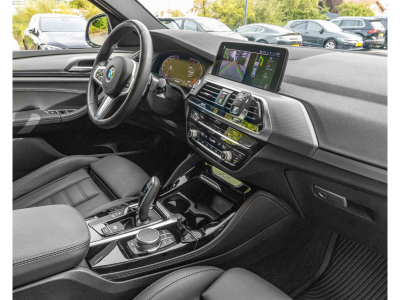 BMW X4 xDrive 20d/ 4WD /M PAKET/NAVI /LED/19/360°/KEYLESS