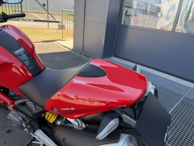Ducati Monster 696 