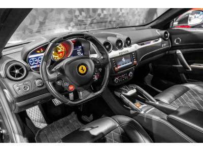 Ferrari FF V12 - GRIGIO SILVERSTONE