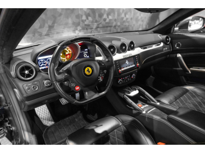 Ferrari FF V12 - GRIGIO SILVERSTONE