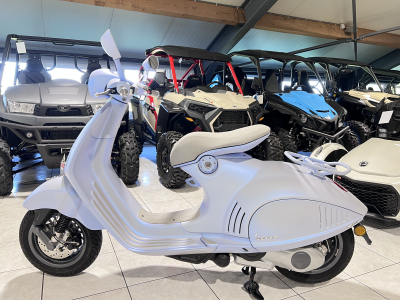 Vespa 946 Snake