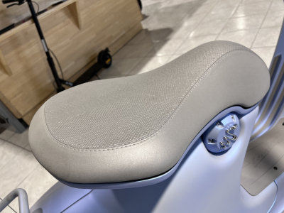 Vespa 946 Snake