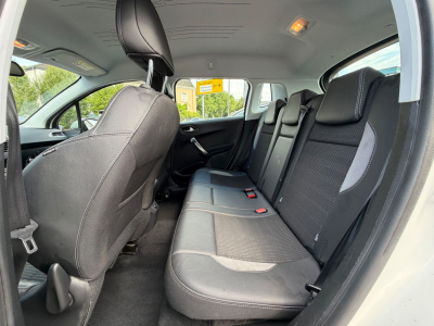 Peugeot e-2008 2008 Allure