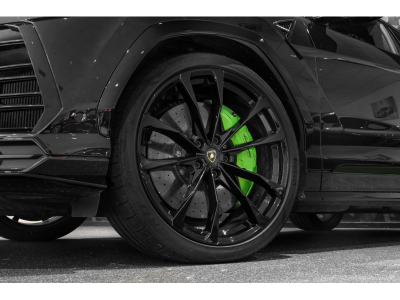 Lamborghini Urus V8 - NERO HELENE METALLIC