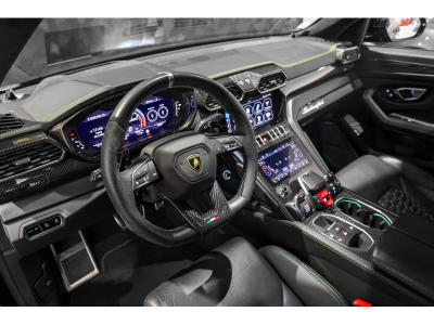 Lamborghini Urus V8 - NERO HELENE METALLIC