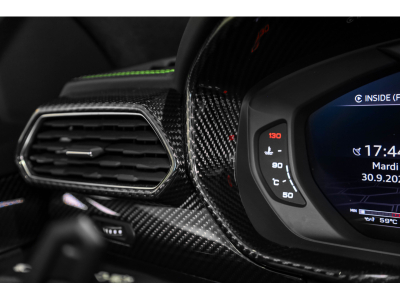 Lamborghini Urus V8 - NERO HELENE METALLIC