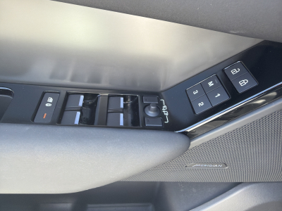 Land-Rover Range Rover Velar P400e SE 300CV HYBRIDE/ESSENCE