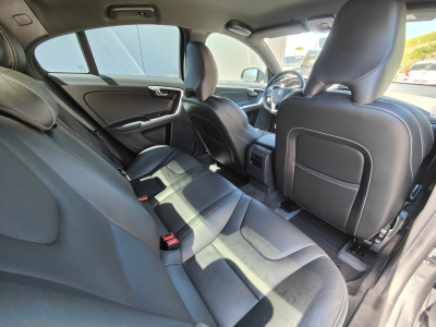 Volvo S60 S60 D2 BOITE AUTO GPS CAMERA SIEGES + VOLANT CHAUFF