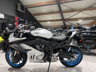 CF Moto 675 SR-R 