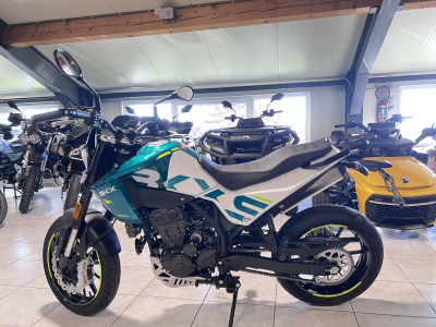 Benelli BKX 300 S