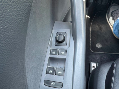 Volkswagen T-Cross VOLKSWAGEN T-CROSS R-LINE LED AUTOMATIK LEDER NAVI DIGITAL COCKPIT