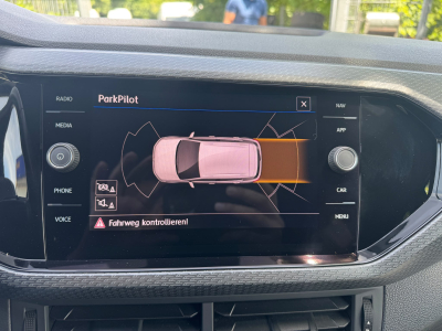Volkswagen T-Cross VOLKSWAGEN T-CROSS R-LINE LED AUTOMATIK LEDER NAVI DIGITAL COCKPIT