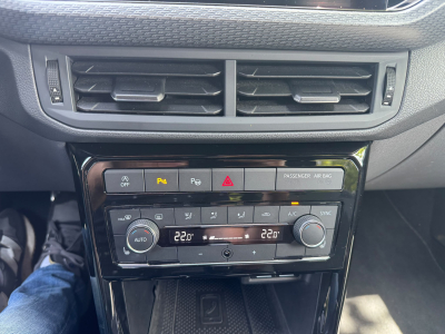 Volkswagen T-Cross VOLKSWAGEN T-CROSS R-LINE LED AUTOMATIK LEDER NAVI DIGITAL COCKPIT