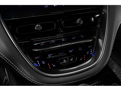 Aston Martin DBX 707 - ONYX BLACK