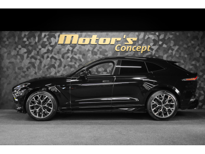 Aston Martin DBX 707 - ONYX BLACK