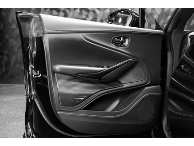 Aston Martin DBX 707 - ONYX BLACK