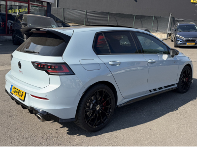 Volkswagen Golf GTI FACELIFT 2.0 TSI 300 CLUBSPORT CRYSTAL ICE BLUE IQ LIGHT HARMAN KARDON PANO NAVI
