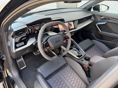Audi RS3 2.5 TFSI SPORTBACK QUATTRO/ MAGNETIC RIDE/SPORT RS/360°/SONOS