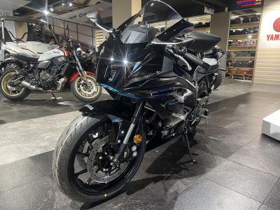 Yamaha R7 