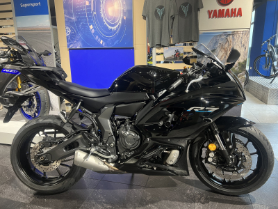 Yamaha R7 