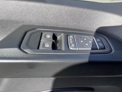 Nissan Primastar 2.0dci Tekna 110kw L2H1 3,0t Navi Camera Carplay 9 places