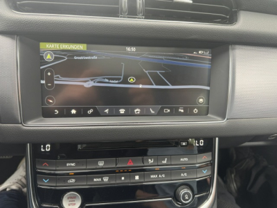 Jaguar XF JAGUAR XF 2.0 D R-SPORT PANORAMA LEDER NAVI KAMERA KEYLESS