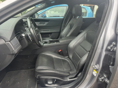 Jaguar XF JAGUAR XF 2.0 D R-SPORT PANORAMA LEDER NAVI KAMERA KEYLESS