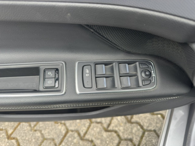 Jaguar XF JAGUAR XF 2.0 D R-SPORT PANORAMA LEDER NAVI KAMERA KEYLESS