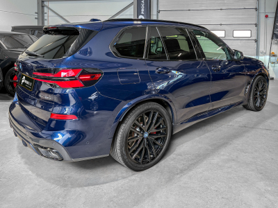 BMW X5 BMW X5 xDrive50e M Sport Pro –M SPORT SEATS - Individual Tanzanite Blue II – Merino – M Carbon – 22