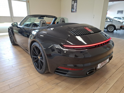 Porsche 992 911 Carrera Cabriolet PDK