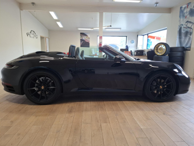 Porsche 992 911 Carrera Cabriolet PDK