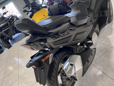Kymco CV3 575