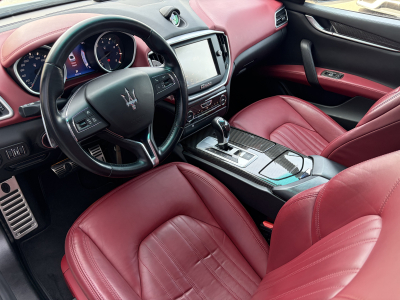 Maserati Ghibli 3.0 V6 S  Q4 Automatik/ Xénon/Camera/Carbonne/20/Leder/VOLL