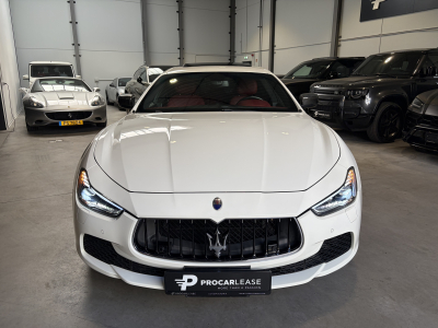 Maserati Ghibli 3.0 V6 S  Q4 Automatik/ Xénon/Camera/Carbonne/20/Leder/VOLL