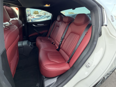 Maserati Ghibli 3.0 V6 S  Q4 Automatik/ Xénon/Camera/Carbonne/20/Leder/VOLL