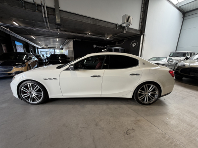Maserati Ghibli 3.0 V6 S  Q4 Automatik/ Xénon/Camera/Carbonne/20/Leder/VOLL