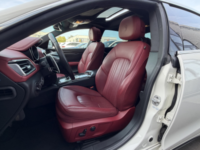 Maserati Ghibli 3.0 V6 S  Q4 Automatik/ Xénon/Camera/Carbonne/20/Leder/VOLL